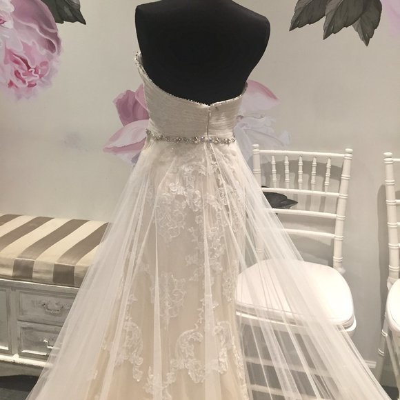 BLUE ENZOANI WEDDING GOWN! - Picture 7 of 8